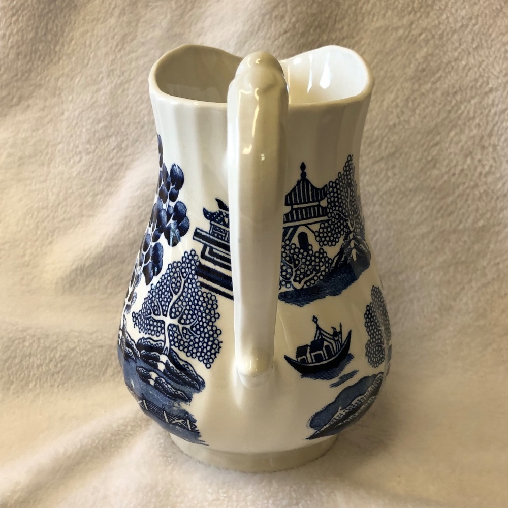 Royal Wessex Blue Willow milk jug or pitcher made in England chinoiserie vase - Picture 3 of 10